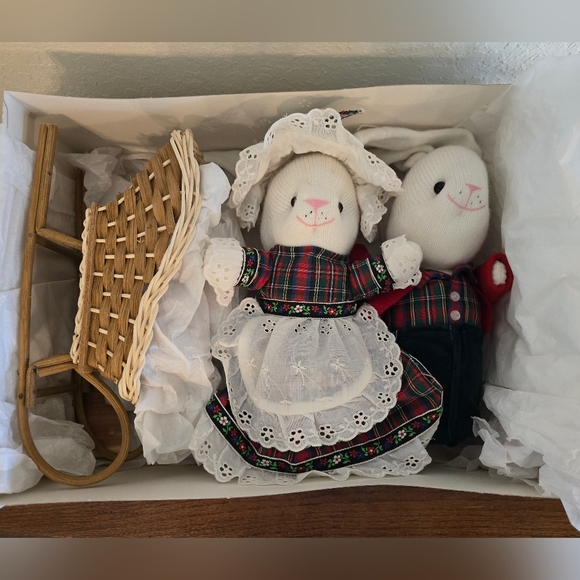 Vintage 6 piece sock bunnies holiday decor set. Mint Condition. - Picture 14 of 14